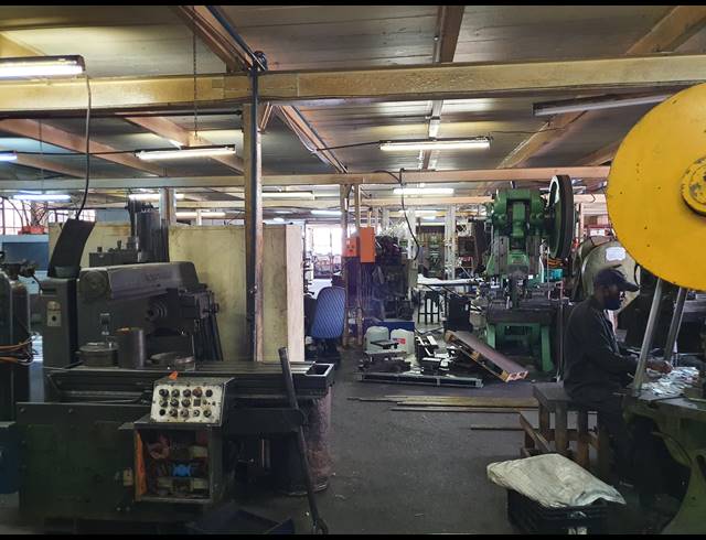 8,000M² FACTORY FOR SALE IN ALRODE